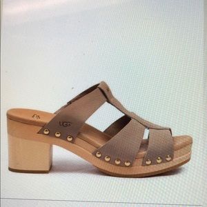 UGG Shoes - UGG clog platform sandals in tan size 10 UGG Shoes - UGG clog platform sandals in tan size 10